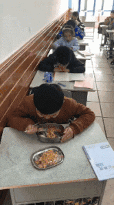 胯骨|搞笑GIF：狗子：为了这个家，我真的太难了