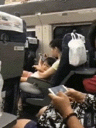 转盘|搞笑GIF趣图：没有转盘桌子，我们也很无奈哦