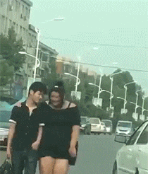 媳妇|搞笑GIF:女朋友这么会玩,惊喜不,意外不,有趣的灵魂啊