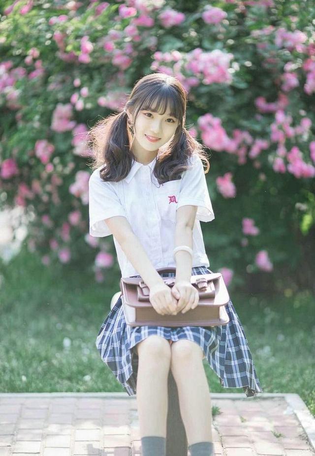 妹子|搞笑段子:哥,你想泡妹子得下点本钱