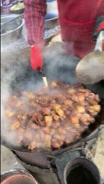 就是|搞笑GIF:姑娘换衣服就是任性,大家赶紧都学着点