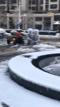 技能|搞笑GIF:我的手会这个技能,咱们两个比一下吧!