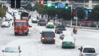 哥们|原创 搞笑GIF趣图：哥们，这真的是你的女朋友？