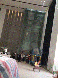 没关系|搞笑GIF：下雨忘记带伞怎么办？没关系我有办法呀！