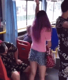 加菲猫|搞笑gif：加菲猫，你在偷看什么