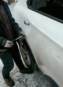 衣服|GIF搞笑趣图:不管你换上那一套衣服都还是这么漂亮!