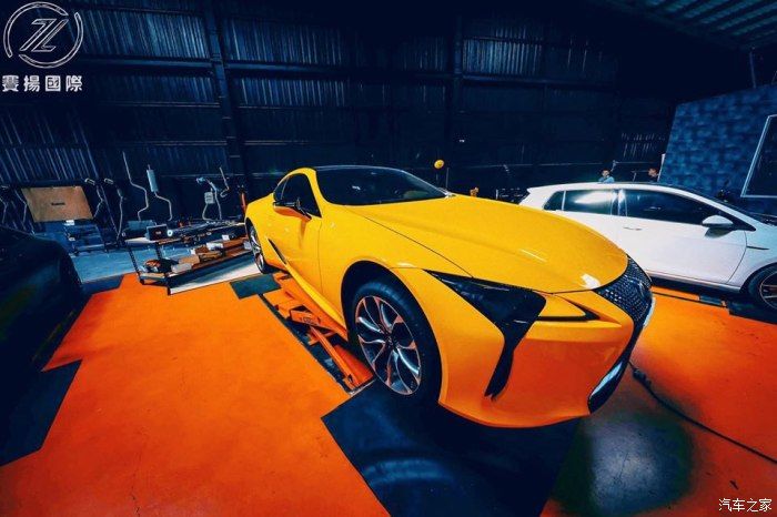 雷霆闪电 鲜黄色 雷克萨斯 lc500 排气升级案例(2)