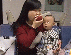 这是|搞笑GIF：据说这是撒尿牛丸，这样吃才有灵魂