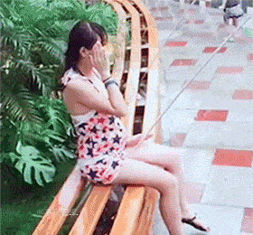 妹子|搞笑GIF图片来袭:我们的内涵你不懂