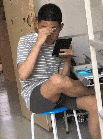 栗子|搞笑GIF趣图:哥们,以后别这样了,我就是这样失去女朋友的!