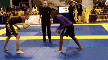 无从下手|搞笑GIF: 摔跤的新技能，让你无从下手