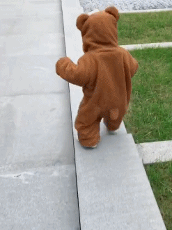 萌宝走路过不去又回来了!老板:小李,小王辞职啦,他的工作你也干了吗?