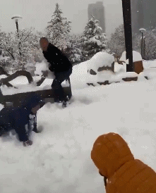 大爷|搞笑GIF动图：第一次见网友，他说他开车来的，结果……