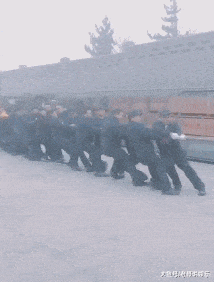 拔河|爆笑GIF图:如何提醒自己按时吃药,做个指甲就可以