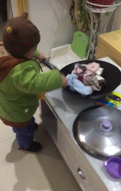 兜子|搞笑GIF：媳妇，我衣服上的兜子哪去了