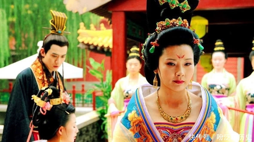 但是很快,他的母亲武惠妃就去世了.武惠妃去世以后,李瑁的生活,忽然