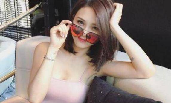 就是|第二张图太魔性了，我跟着这条狗子笑了起来！