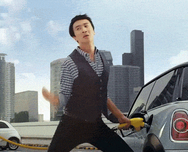 今天|搞笑GIF：今天加油不要钱呀，不要钱！