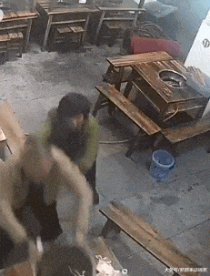 风趣|风趣GIF: 你们家猫有多努力你造嘛？！