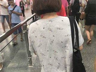 紧张|搞笑GIF: 这个印花看得我很紧张！