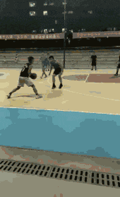 学习|爆笑GIF图：大哥有绝招啊，值得学习！