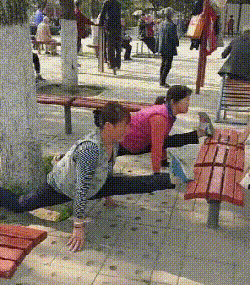 妹子|爆笑GIF: 妹子，你是来跨栏的，还是来搞笑的？