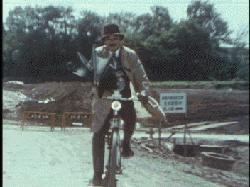 耙子|搞笑GIF:化了妆自己孩子不认识了 。。。