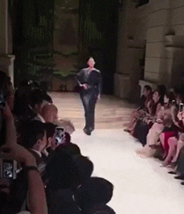 妹子|搞笑GIF: 妹子你放开那个男的, 有本事冲我来啊!