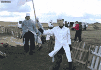 就是|搞笑Gif: 狗: 咦, 为什么你伸舌头就是比我快呢?