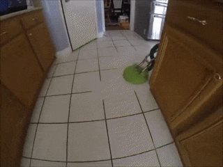 女方|幽默gif:相亲,女方在5分钟的时间里,吐了4次,还反复问我…