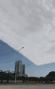 网吧|搞笑gif: 出去，网吧不欢迎你