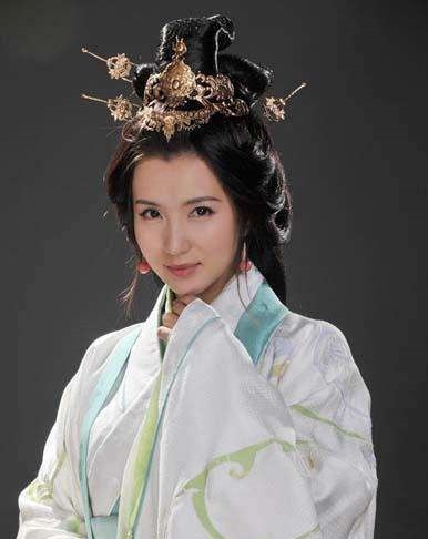 周瑜死后她的妻子小乔遭到了非人的对待最后凄惨的死去2