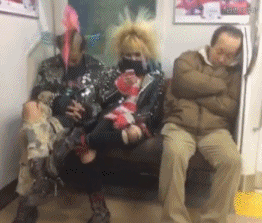 哪吒|搞笑GIF趣图:大叔,你的造型不错,哪吒看到肯定会跳起来的!