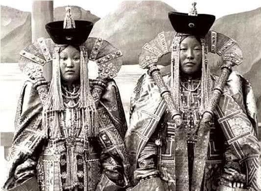罕见清朝老照片:150年前法国人镜头下的蒙古族公主,太美了 