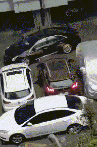 困境|搞笑GIF动图：当你的车被四面包围后，如何走出困境呢？