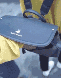 线呢|搞笑GIF：都说藕断丝连，手机还连着耳机线呢，兄弟，尴尬了吧