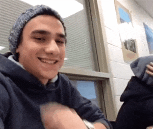 泰迪|搞笑GIF:好了,先过去吧!别烦我了!