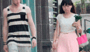 不要|搞笑GIF: 小宝贝, 不要再吃了, 你看肉肉的长那么多了。