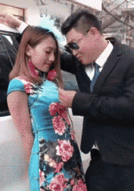 媳妇|搞笑GIF趣图:你这技术高啊!掉了的东西不用手就可以捡起来!