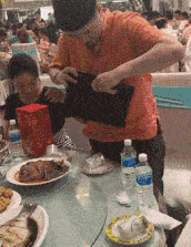 塔吊|搞笑GIF趣图：为了生活，开塔吊的妹子