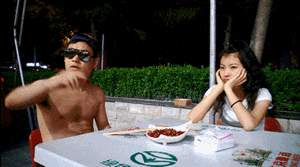 小伙伴|搞笑GIF：太无聊了！也没小伙伴，只能自己这样玩了！