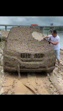 老婆|搞笑gif趣图：大哥，你要是真有钱，这车就不要了吧