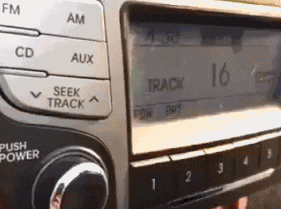 美女|搞笑GIF趣图：美女你顶着两个这么大的压力还能跳过去，我服了