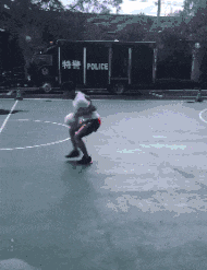 妹子|搞笑GIF：等一下我马上画好了