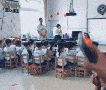 伴娘|搞笑GIF动图：哥们娶了个伴娘，天天听话的很