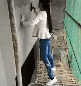 大爷|搞笑GIF：再也不能在一起玩耍了