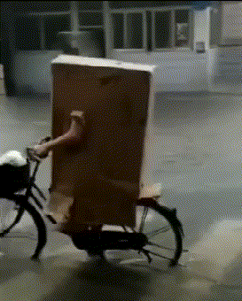 雨衣|搞笑GIF:这姑娘有味道,都别和我抢了