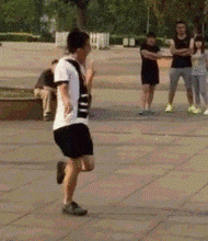 来人|搞笑GIF：来人哪，把这货拉出去斩了！