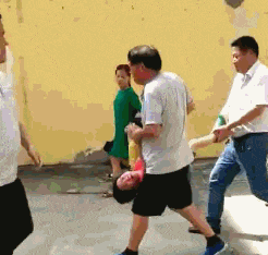 侄子|大侄子不想上学说除非你把我抬去，最终还是来了！