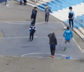 灯光师|搞笑GIF动图：灯光师！怎么不给新郎补光啊！